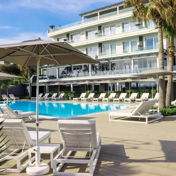 Hotel & Resort Tre Fontane Luxury: Portici'de bir otel