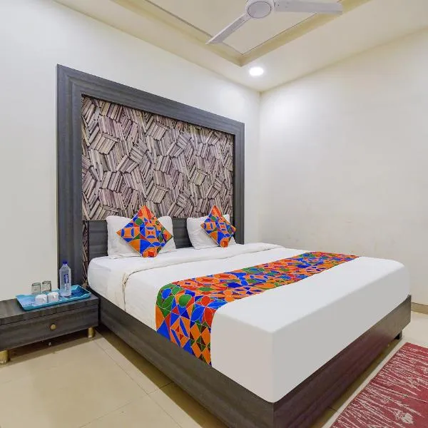 FabExpress Pearl Villa, hotel in Dabhoda