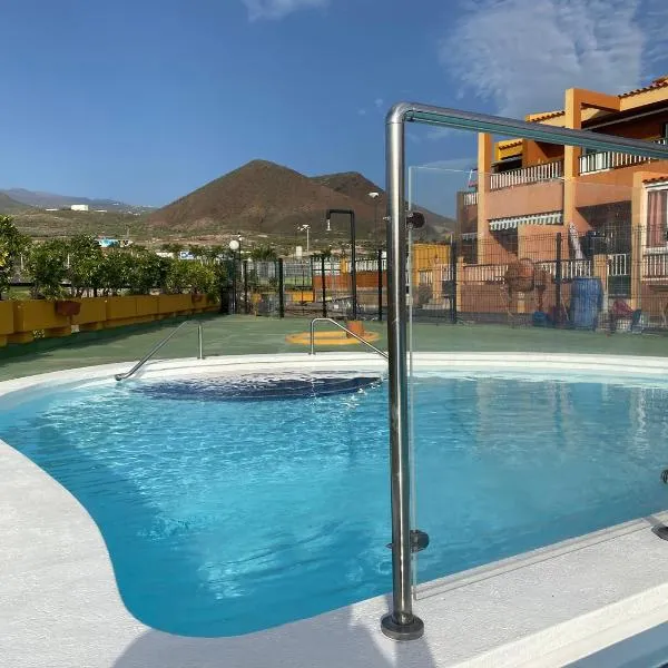 Simon beach house Los Cristianos, hotel v destinaci Los Cristianos