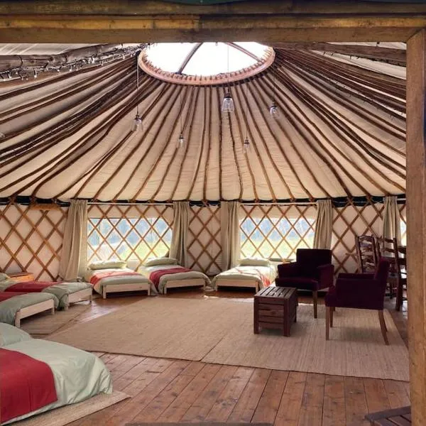 Redwood - the BIG yurt, hotel a Fernhurst