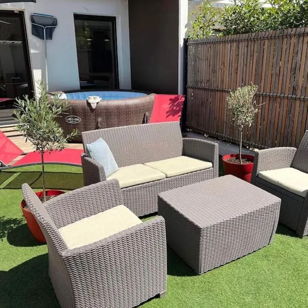 Maison 100m2 - Jaccuzzi, Jardin, 10 min plages, hotel v destinaci Saint-Jean-de-Védas