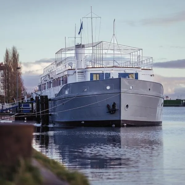ARCONA - Übernachten auf dem Wasser - direkt am Bontekai, hotel in Wilhelmshaven