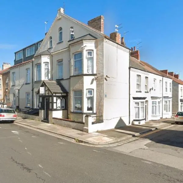 Tudor Lodge - Redcar Beach, hotel in Marske-by-the-Sea