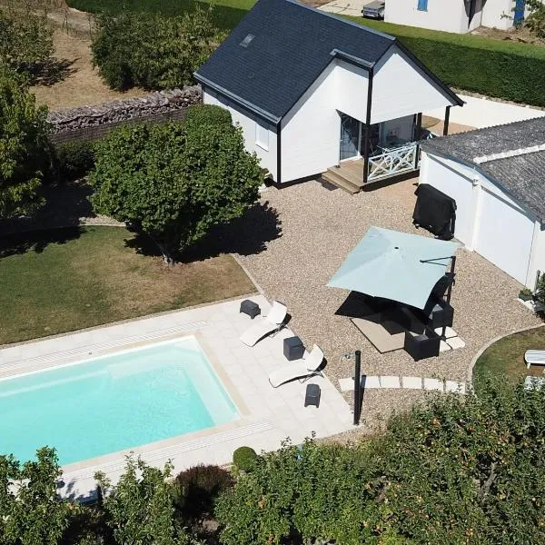 Gîte chalet-piscine "Belle-Etoile" Touraine Anjou, hotel em Courcelles-de-Touraine