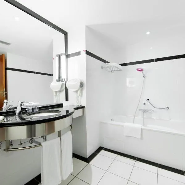 Crowne Plaza Brussels Airport - photo 3