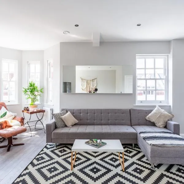 2 Bedroom Apartments with Sofa bed in Southend, hotel in Southend-on-Sea