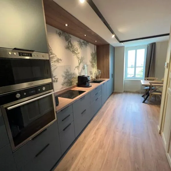 DUPLEX AVENUE ROYALE, hotel v destinaci Compiègne