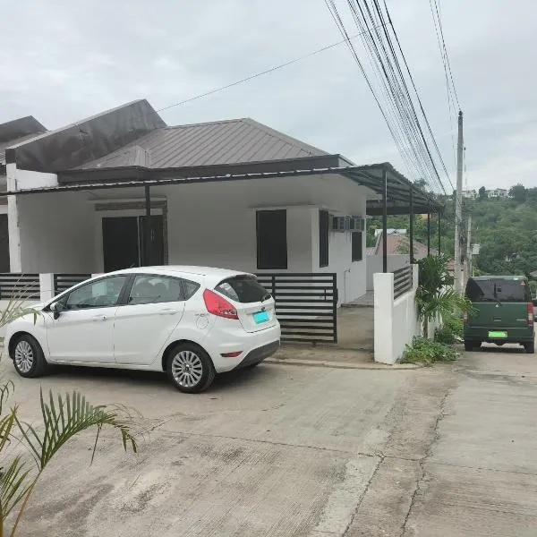Cozy 2br near ateneo de cebu, hotel in Mandaue City
