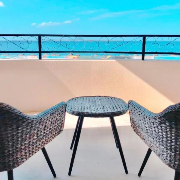 月の道テラス, hotel v destinaci Motobu