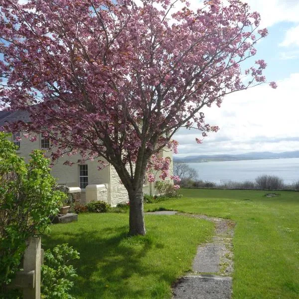 Anchor Cottage Portsalon Holiday Home by Trident Holiday Homes, hotel in Bunnaton