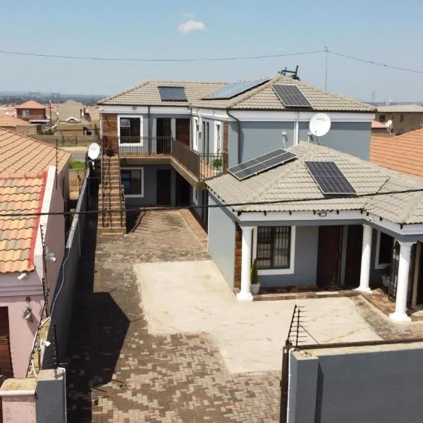 Dandrom Guest House, hotel in Soweto