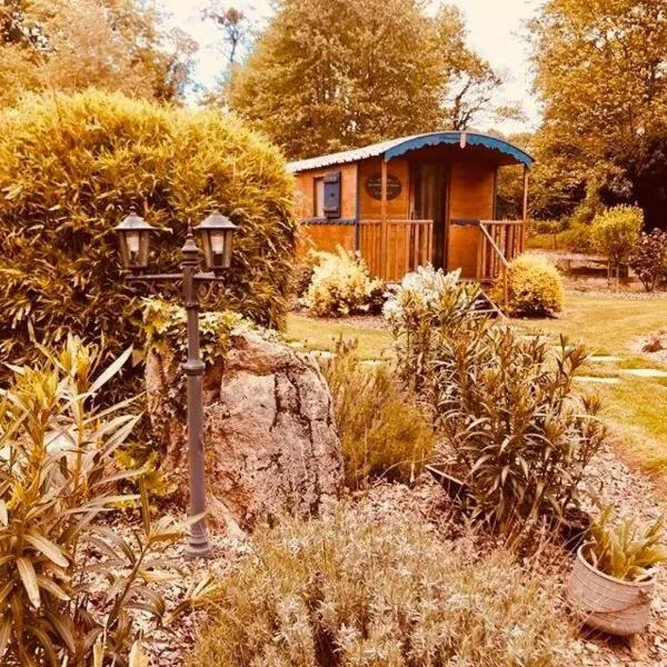 Les Roulottes De La Basse Maunerie, hotel v destinácii Les Herbiers