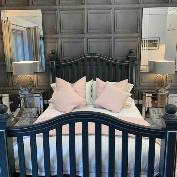 Open plan Stylish Apartment in rural Kent, hotel in Kent