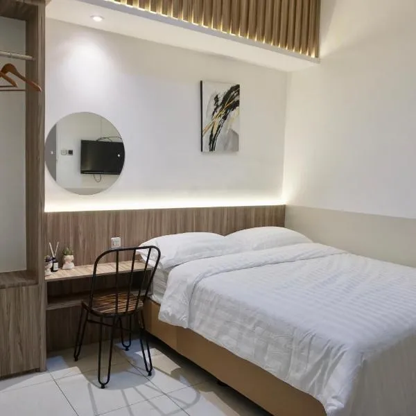 Aurora House Surabaya, hotel v destinaci Wijung