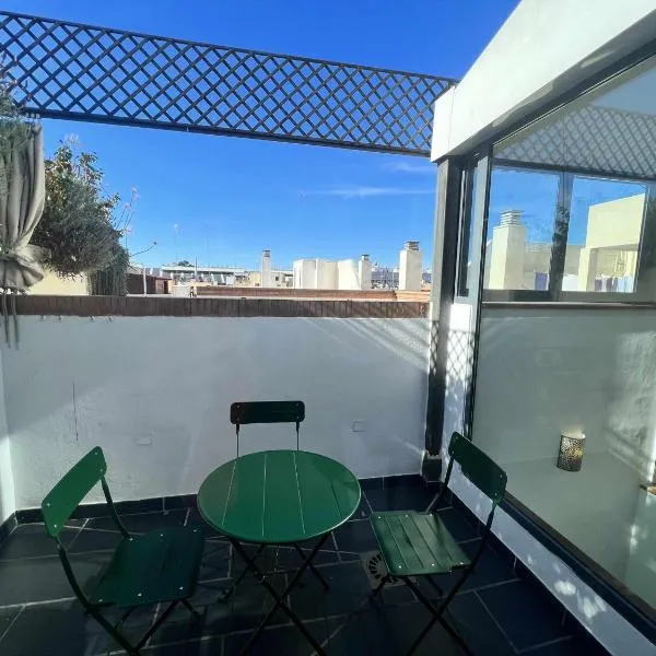 Ático San Bernardo Terraza y Parking Incluido, hotell i Sevilla