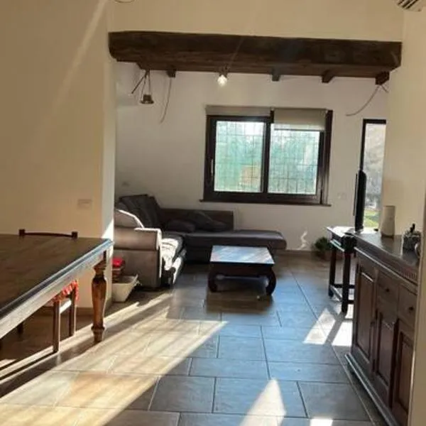 Casa nel verde a Monterotondo, hotel in Cretone