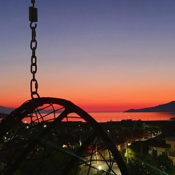 Sea & Mountain Apartment Close to Port and City, hotel v destinaci Lávrion