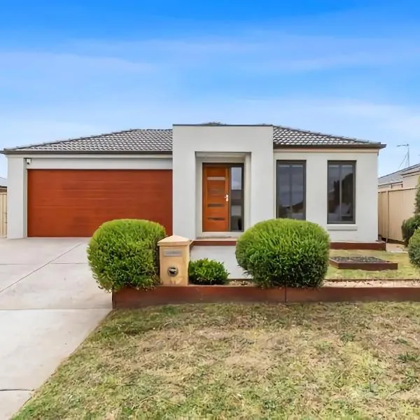 Chifley Place - Cool Suburban Crib!, hotel v destinácii Linton