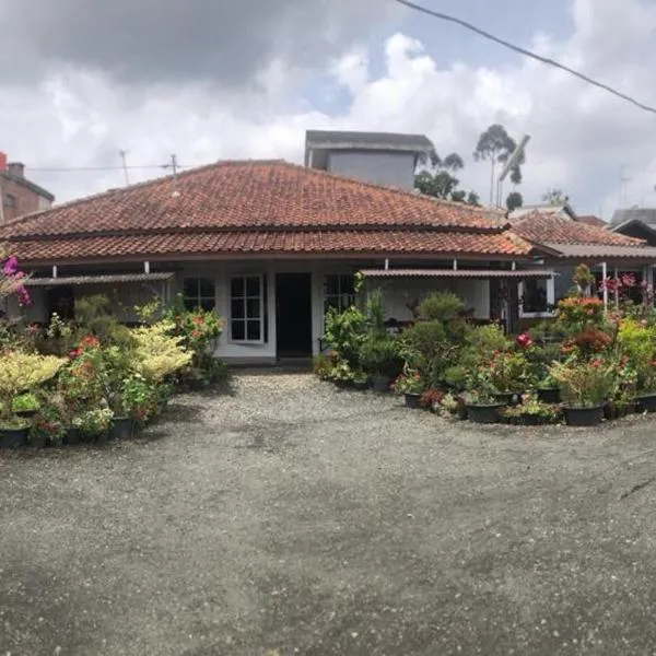 Villa Situ Citiwu Ciwidey, hotel in Ciwidey