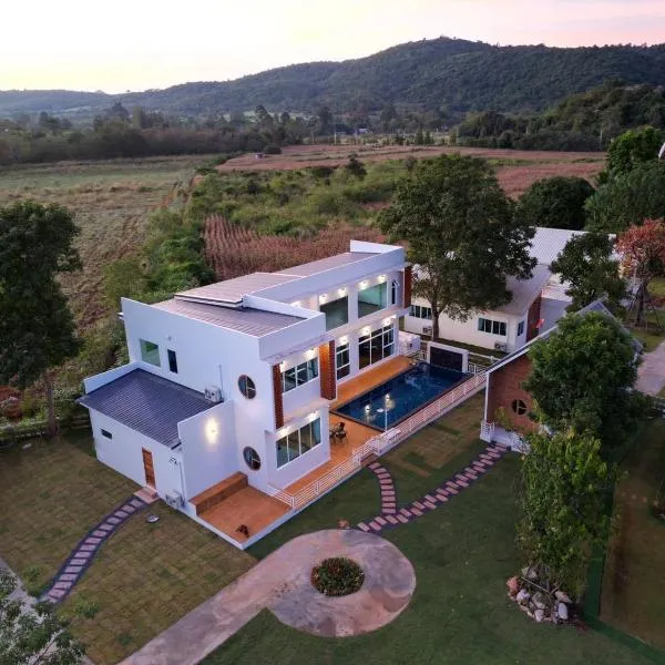 ถึงเที่ยงวัลเลย์เขาใหญ่ Thungtheiyng valley khaoyai, hotel v destinaci Ban Bung Toei