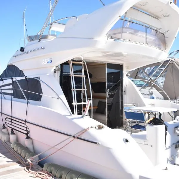 Luxury Yacht Kamikara, hotel v destinaci San Miguel de Abona