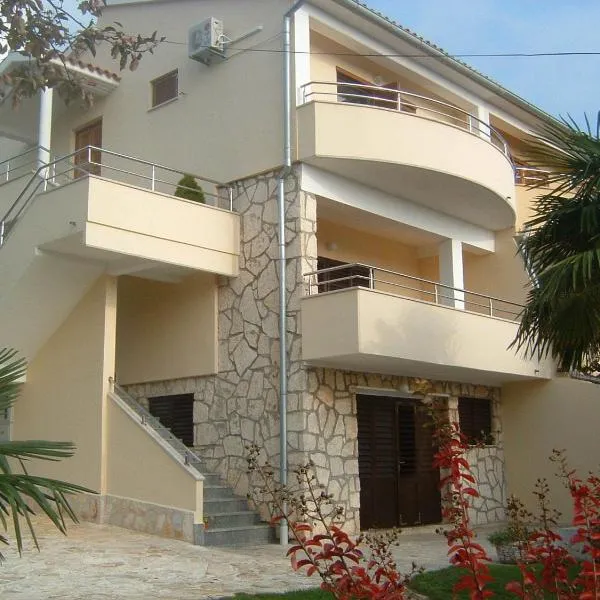Apartments Tomic, hotel di Premantura