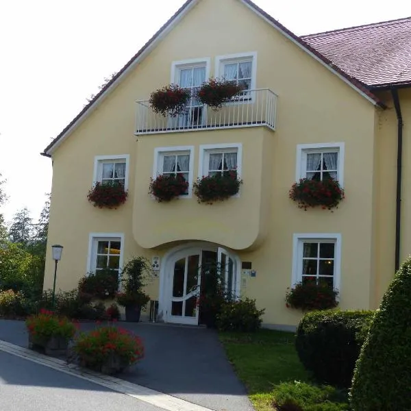 Golf-Appartement Sonnenblick, hotel em Neualbenreuth