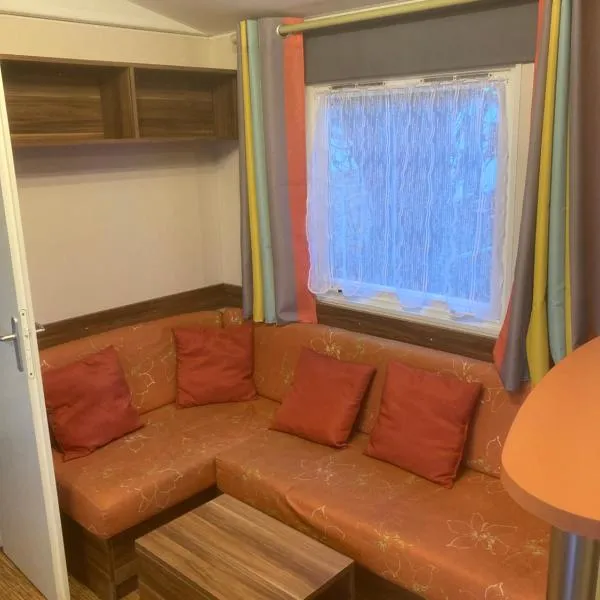 Camping l’r pur, hotel v destinaci Saint-Vincent-sur-Jard