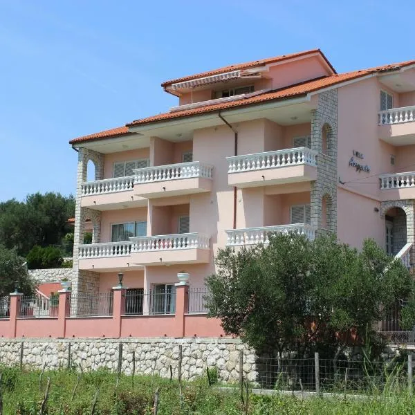 Villa Anggela, hotel v destinaci Supetarska Draga