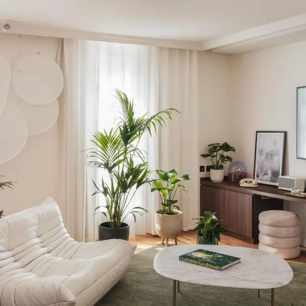 Seven Hotel, hotel di Paris
