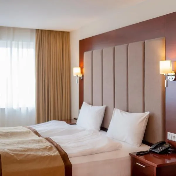 Palast Hotel، فندق في هرث