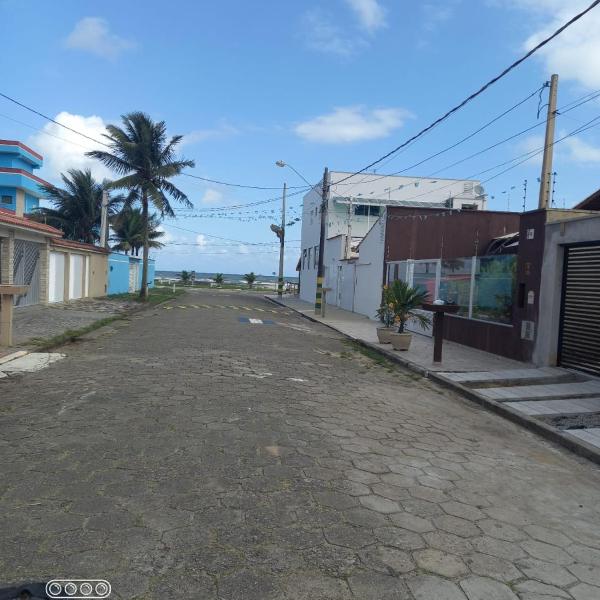 Casa pé na areia (50 mestros da praia)