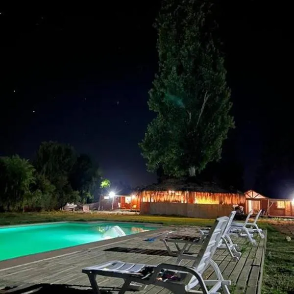 Parcela de agrado orilla de lago, hotel in El Manzano