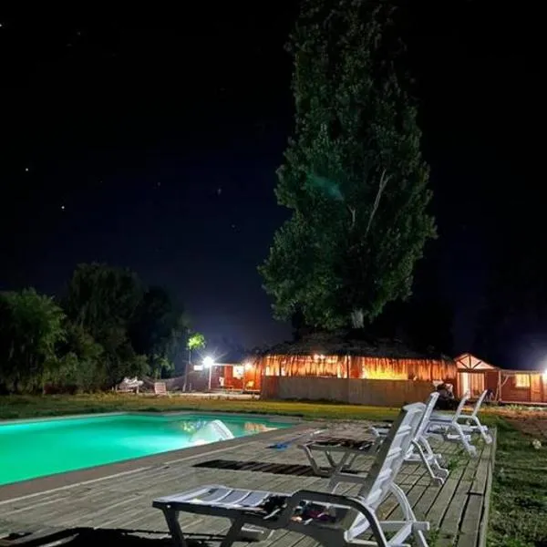 Parcela de agrado orilla de lago, hotel in Las Balsas