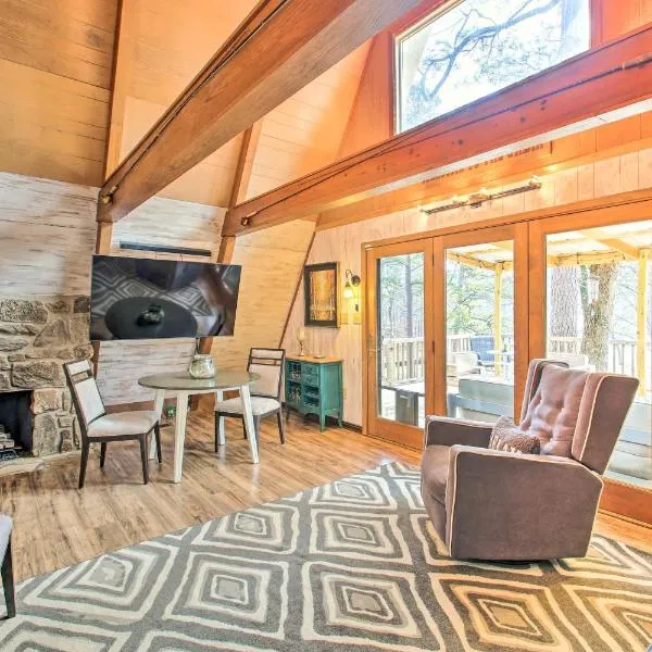Lake Hamilton Cabin Boating Getaway!, hotel in Hot Springs