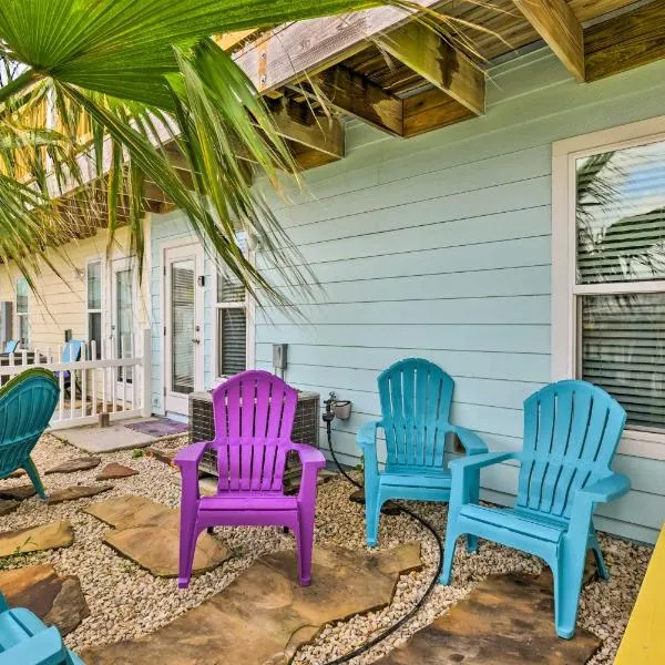 Near Beach and Golfing Port Aransas Condo with Deck, hotel in Port Aransas