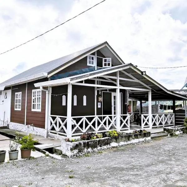 Dongorit Cabin House 1, hotel di Kundasang