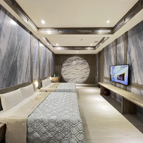 亞曼尼汽車旅館-頭份館, hotel v destinaci Toufen