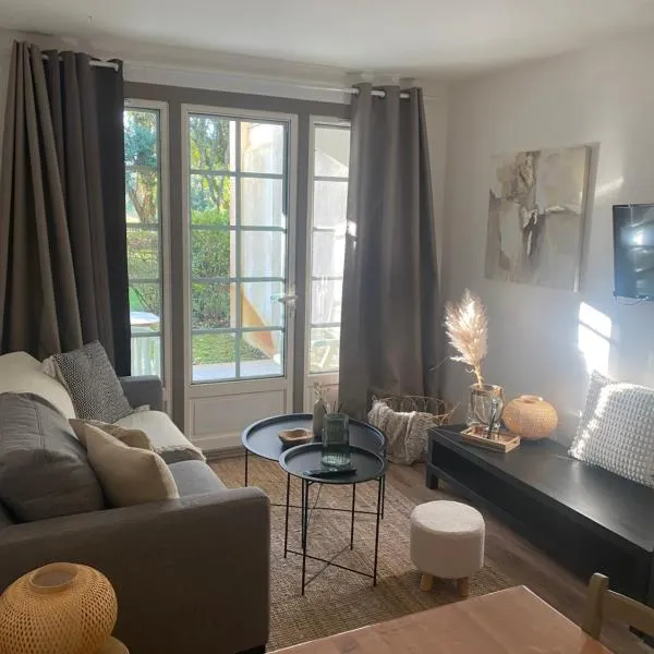 Appartement du Golf Les Bastides piscine et océan, hotel v destinaci Moliets-et-Maa