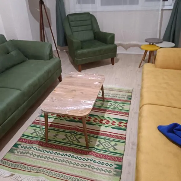 daily rental apartment 5 minutes to the airport, hotel em Pazar