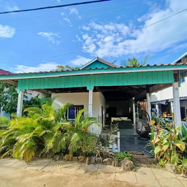 Sam's Guesthouse M'Pai Bay, hotel v destinaci Koh Rong Sanloem
