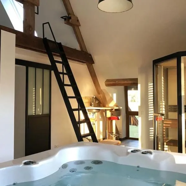 Spa privatif à la ferme - Haut de gamme - Atypique, hotel in Bois-Grenier