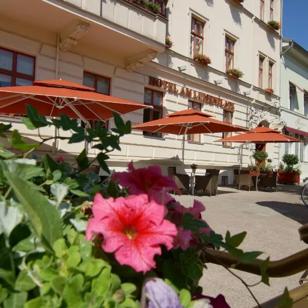 Hotel am Luisenplatz, hotell i Geltow