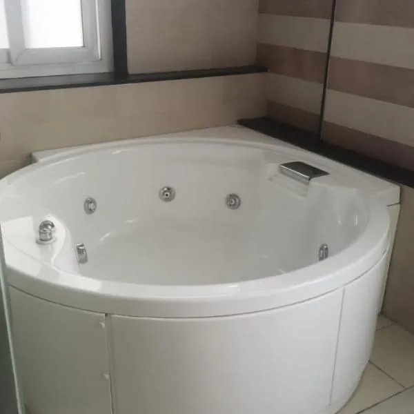 Royal Nest - Luxury Stay, hotel v destinaci Puné