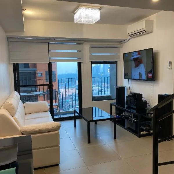 Penthouse suite at Porto Vita Towers in Cubao Quezon City、マニラのホテル