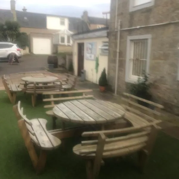 Lovely 1-Bed Cottage in Hopeman, hotel en Elgin