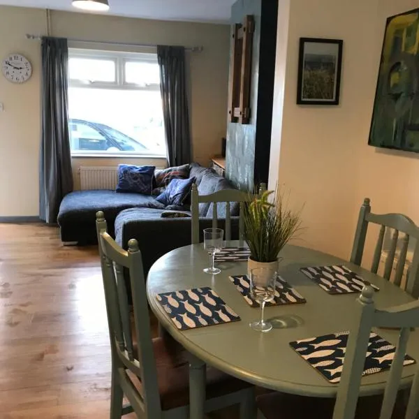 Cosy 3 bedroom house close to beach, hotel u gradu Loustoft