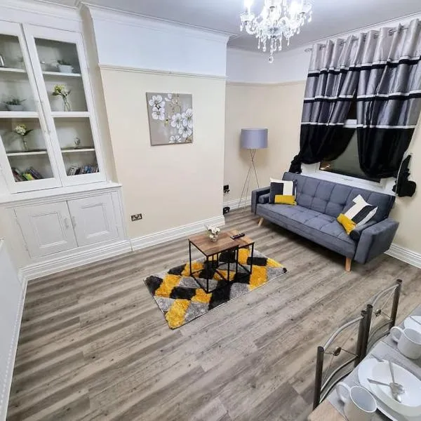 *6R* setup for your most amazing & relaxed stay + Free Parking + Free Fast WiFi *, Hotel in Beeston Hill
