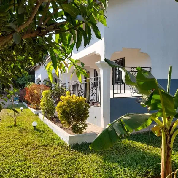 flowerhouse Sukuta Gambia, hotel in Sukuta