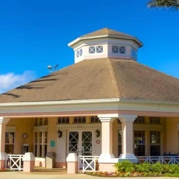 Veteran Owned 3bdr/3 bath Townhouse w/WiFi 3mi to Disney - Winter/Spring Specials, hotel en Kissimmee
